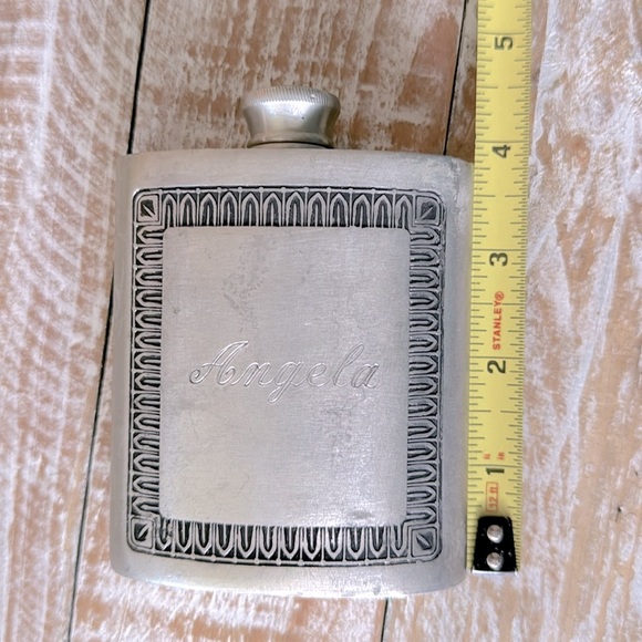 🥃Vintage Pewter ‘Angela’ Flask by Selwin🥃 - Picture 9 of 9